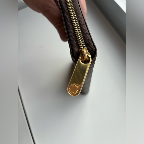 Louis Vuitton monogram Zippy Wallet - Picture 6 of 14